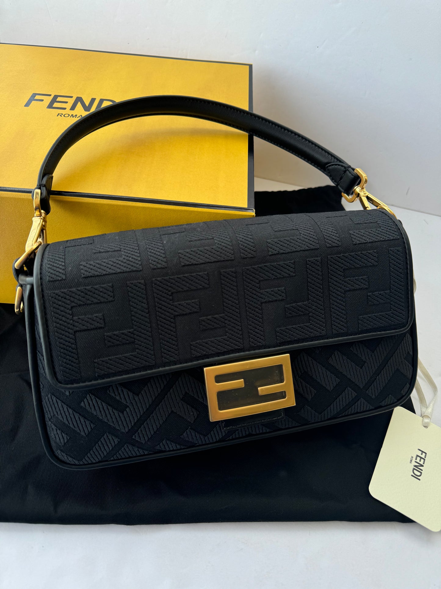 Fendi Baguette bag motivo FF