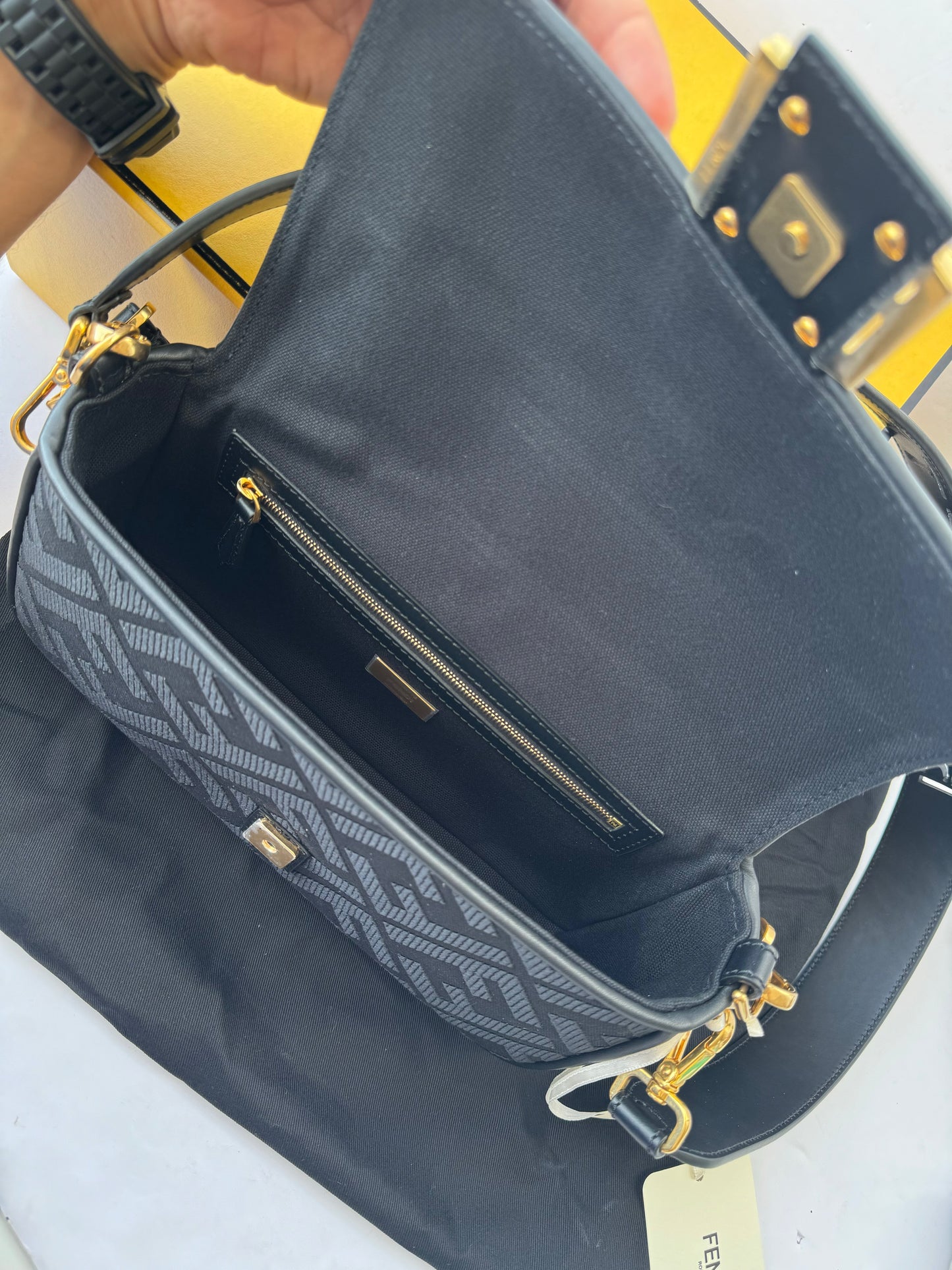 Fendi Baguette bag motivo FF