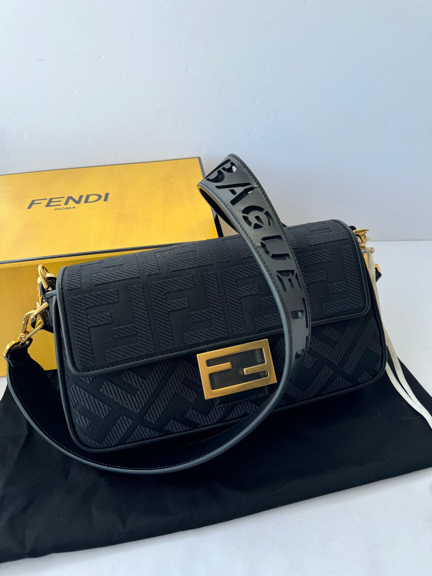 Fendi Baguette bag motivo FF