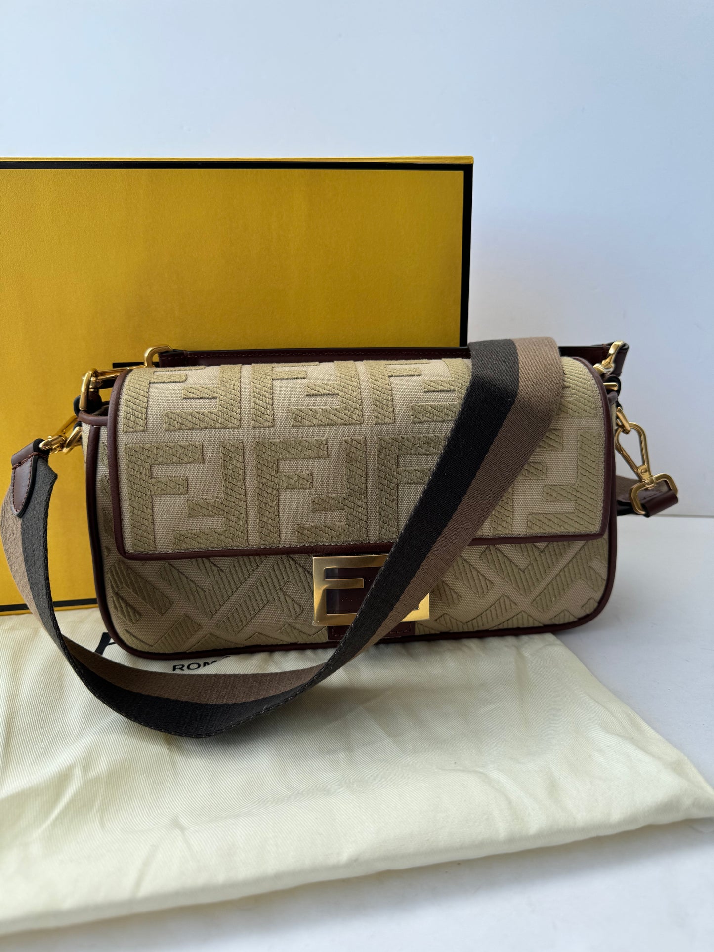 Fendi Baguette bag motivo FF