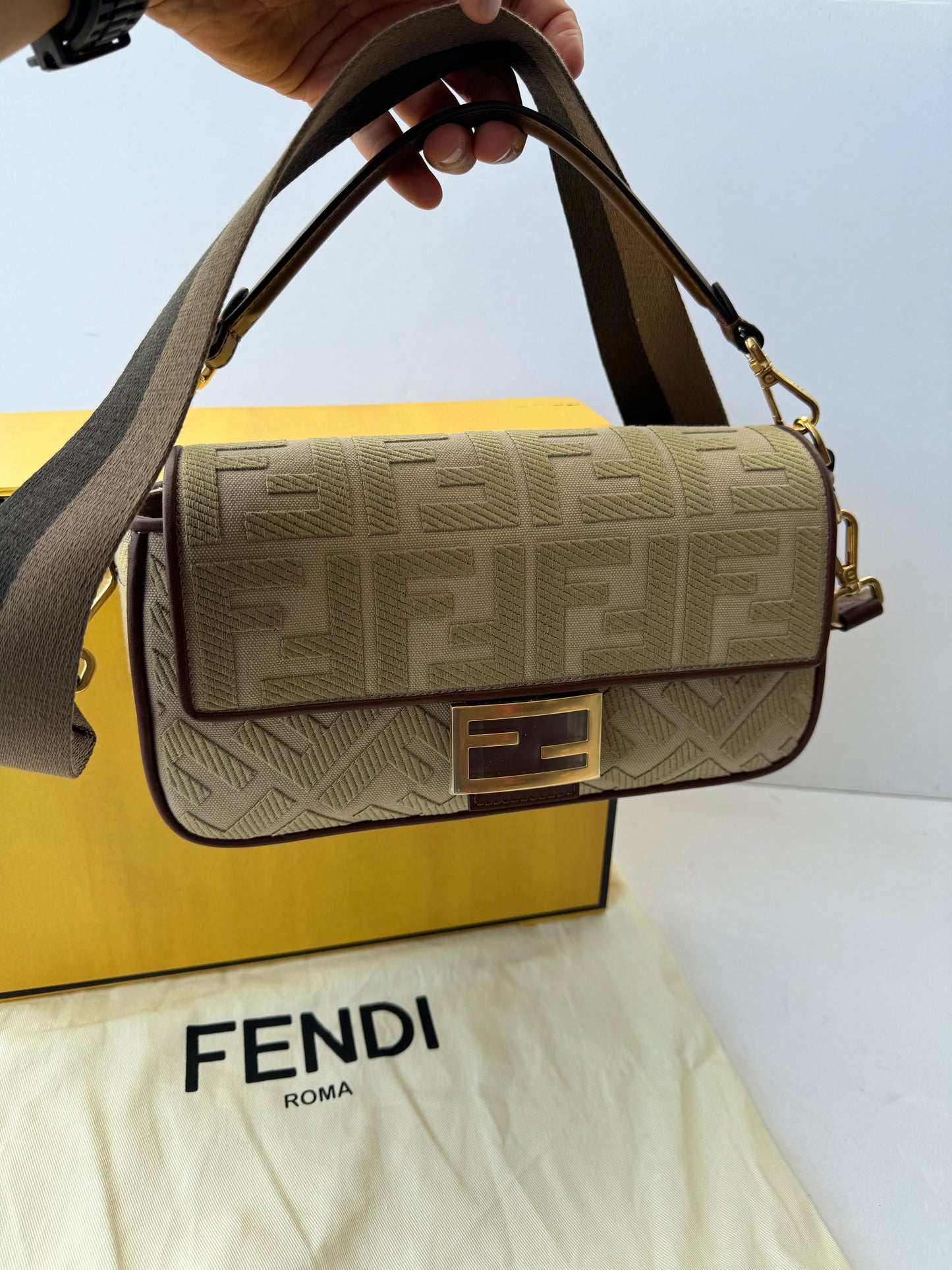 Fendi Baguette bag motivo FF