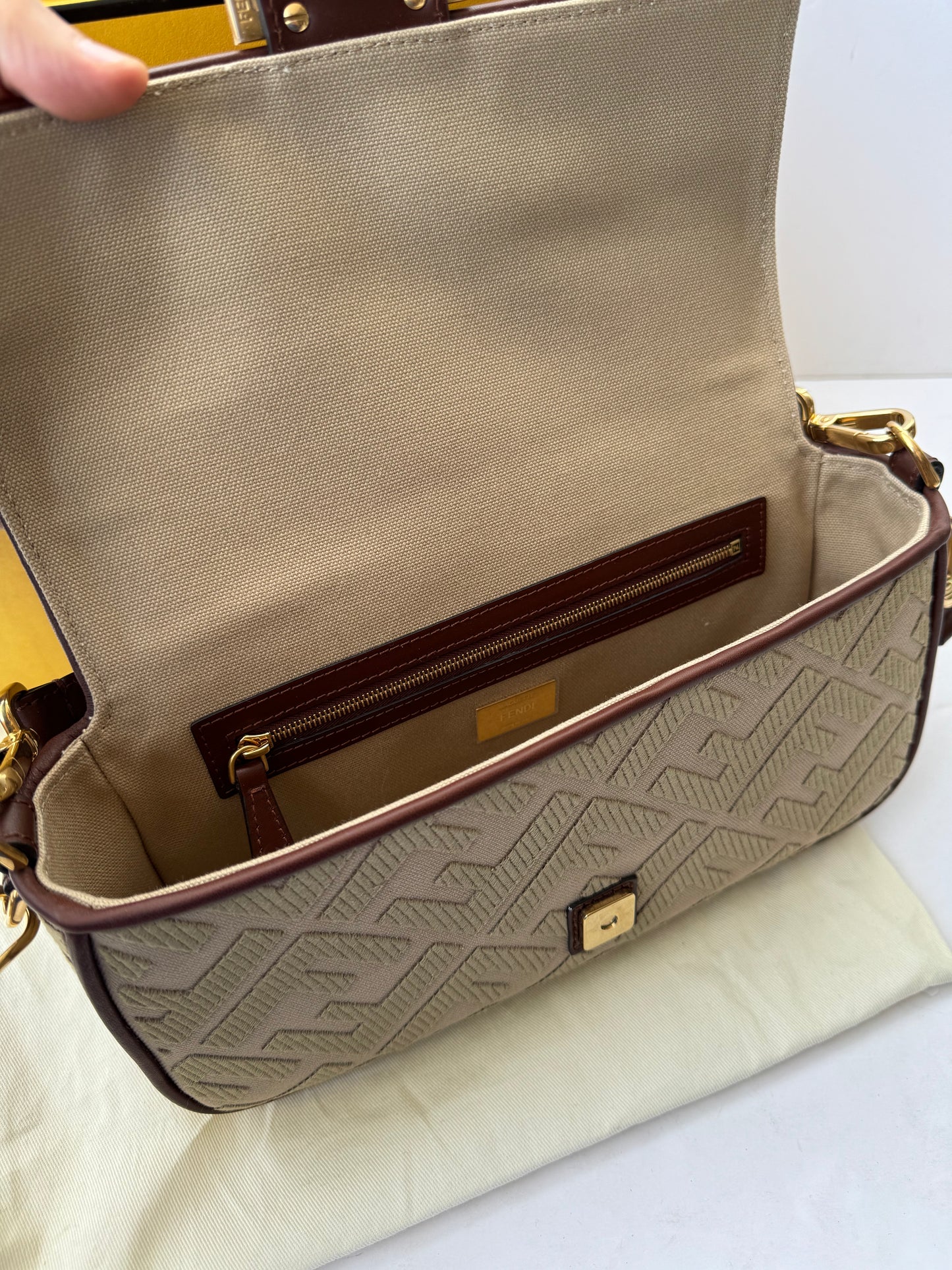 Fendi Baguette bag motivo FF