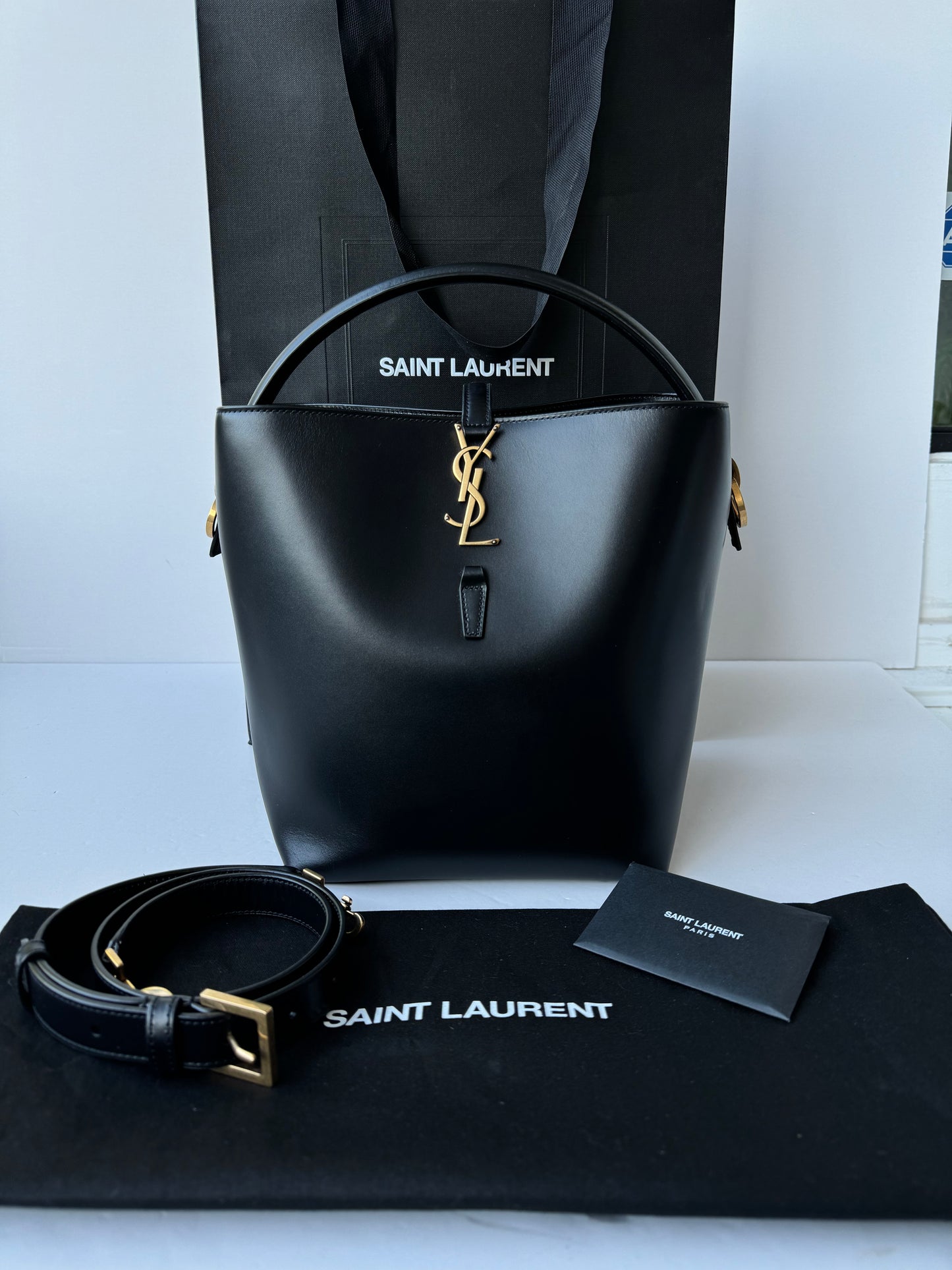 Saint Laurent bucket Le 37 bag.