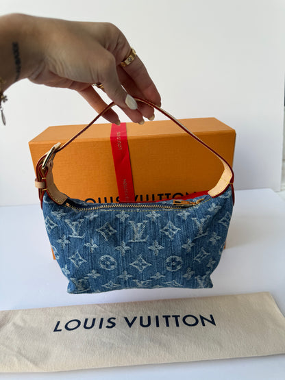 Louis Vuitton Hills Pochette Bag