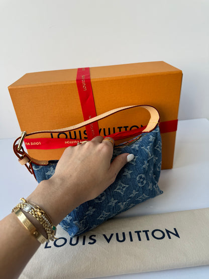 Louis Vuitton Hills Pochette Bag